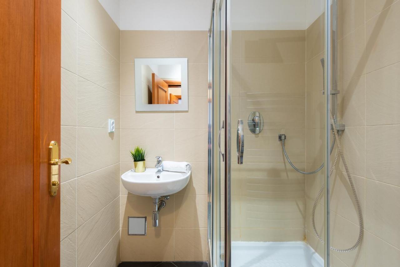Tesnov Residence Grande Apartments Praag Buitenkant foto